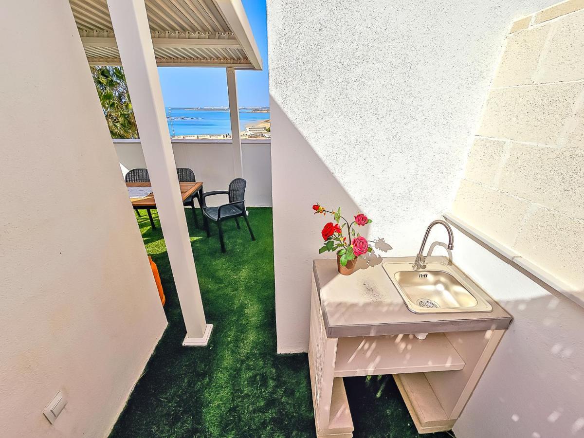 Oceanfront Duplex With A Rooftop Pool And Terrace El Puerto de Santa Maria Luaran gambar