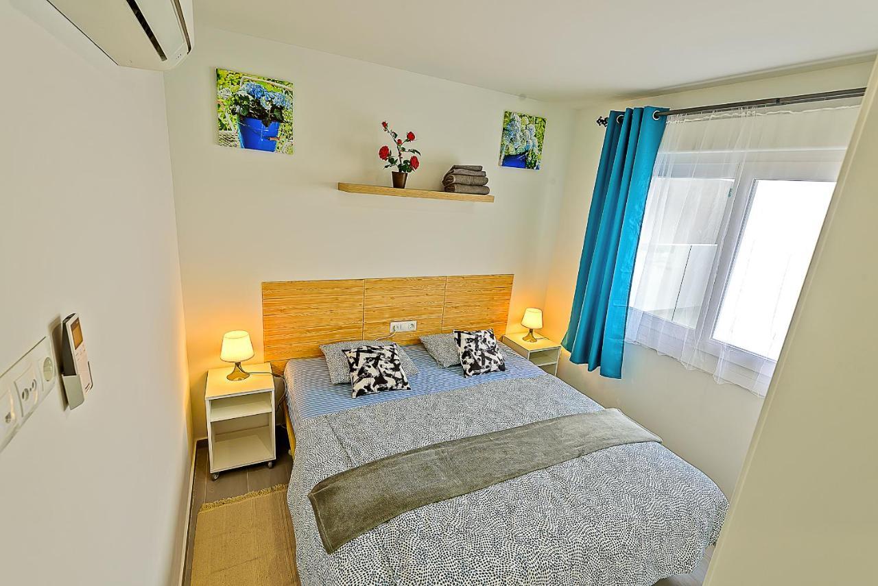 Oceanfront Duplex With A Rooftop Pool And Terrace El Puerto de Santa Maria Luaran gambar